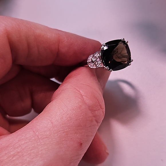 Stunning cushion cut brown topaz diamond ring. - Picture 5 of 6